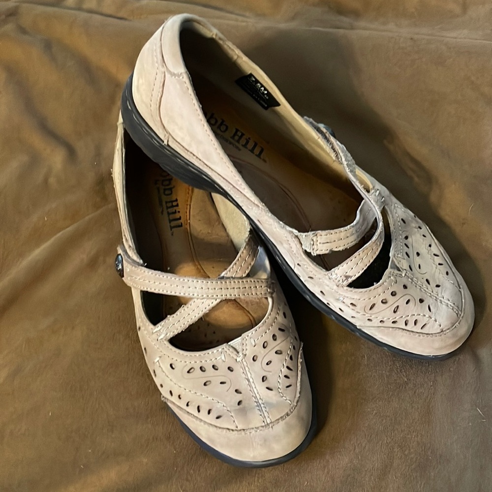 Beige Cobb Hill loafers...7.5